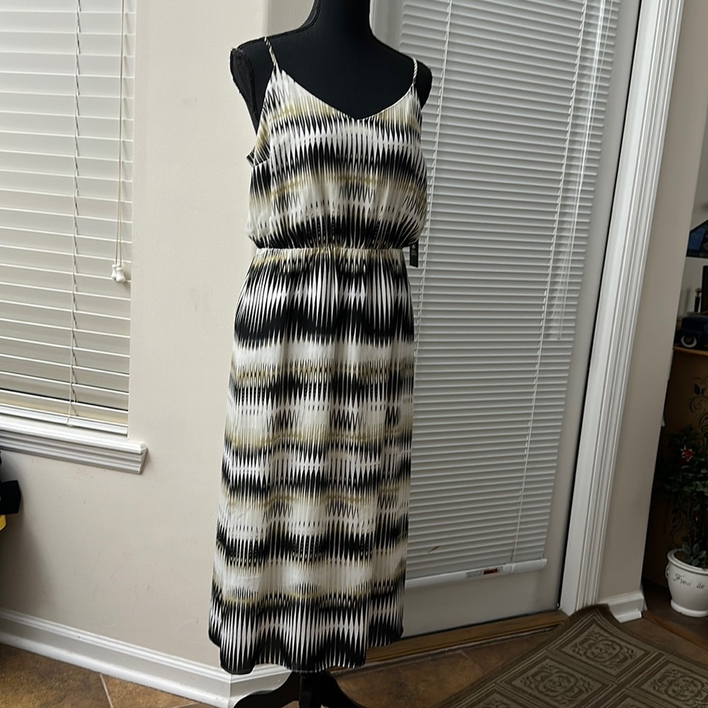 Vince Camuto Summer Safari V-Neck Adjustable Spaghetti Strap Lined Maxi Dress